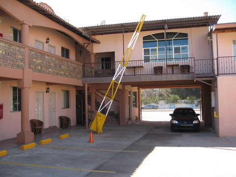 ensenada-hotel-01.jpg - 63530 Bytes