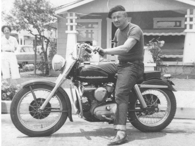 motorcyclists-1953-23a.jpg - 70864 Bytes