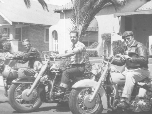 motorcyclists-1953-willey.jpg - 64784 Bytes